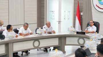 Gubernur SDK Ultimatum Perusahaan Sawit: Kalau Ada Perintah Pusat, Saya Cabut Izinnya, Harga TBS Tak Wajar